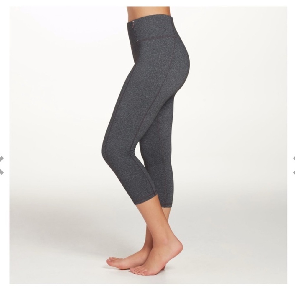 EUC CALIA Mid Rise Capri Tight Fit Active Leggings SZ S